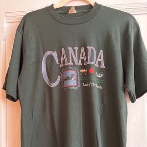 VINTAGE Canada T Shirt, Size Medium